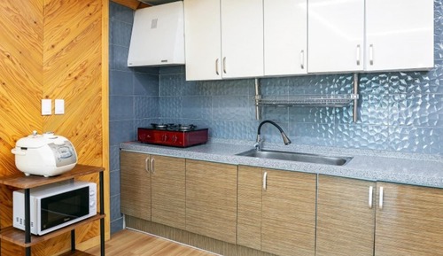 Room (Room 101 (Three rooms livingroom bath)