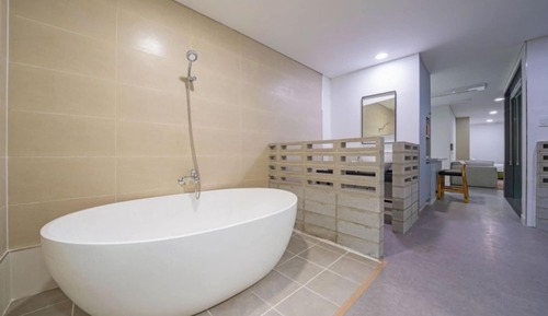 Room (Room 104 (private heated pool))