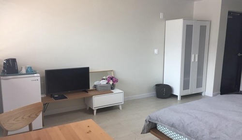 Room (March bang (non-cooking))