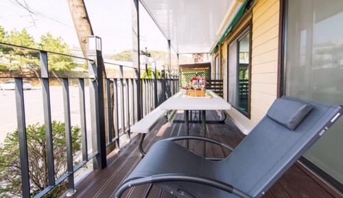 Room (105 Two Room B (Ondol Individual BBQ))