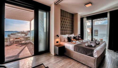 Superior Penthouse, 1 Bedroom, Hot Tub, Sea View