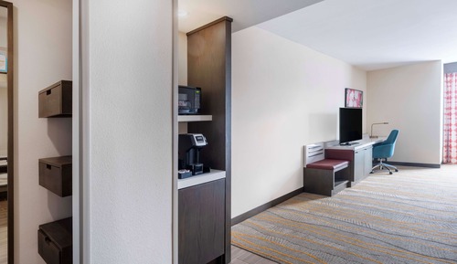 Junior Suite, 1 King Bed (Hearing)