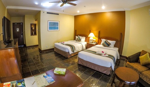 Deluxe Room, Multiple Beds, Garden View