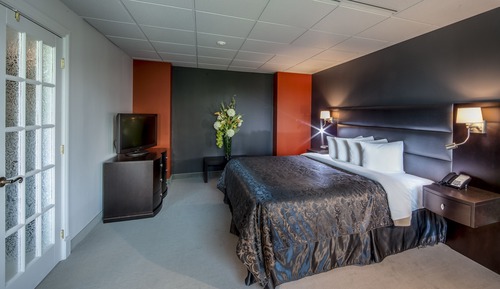 Signature Suite, River View