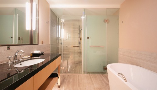 Classic Room, 2 Double Beds, Courtyard View