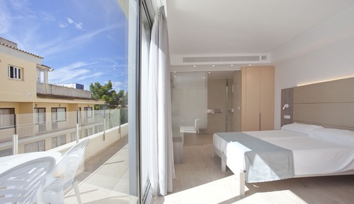 Signature Single Room, Balcony