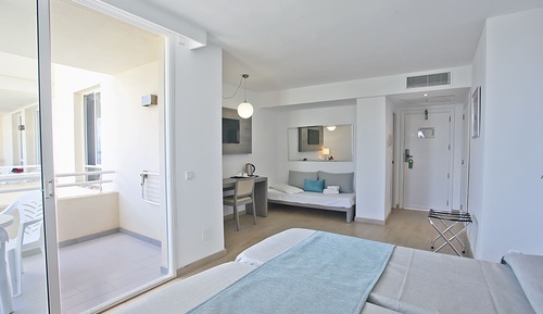 Family Studio, Balcony