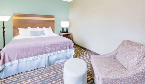 Standard Room, 1 King Bed, Accessible