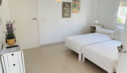 Basic Studio, 2 Twin Beds, Non Smoking, Kitchen