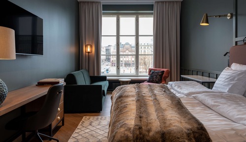 Family Room (Superior)