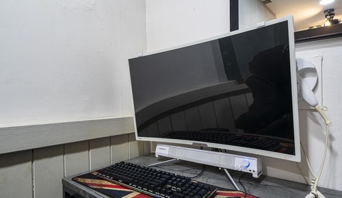 Room (Game room (top quality Ace bed/Netfli)