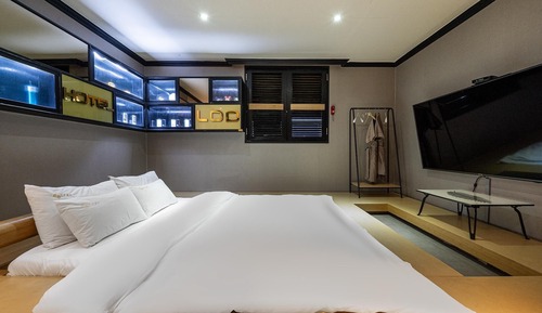 Room (Suite / Free viewing of 5 types of OT)