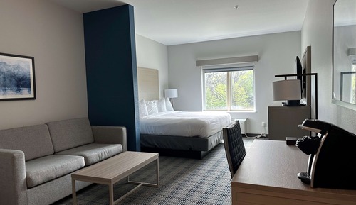 Suite, 1 King Bed, Accessible, Refrigerator & Microwave