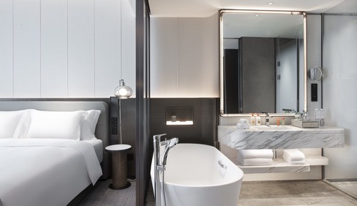 Standard Room, 1 King Bed