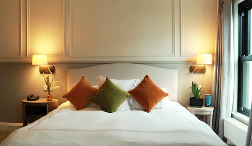 William Street King Room