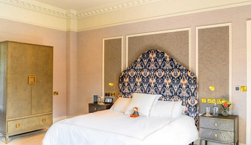 Signature Deluxe Room