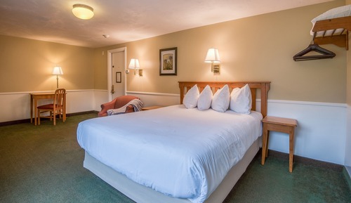 Queen Slopeside View