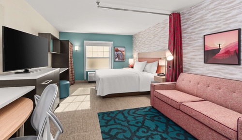 Suite, 1 King Bed, Accessible (Hearing)