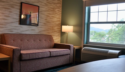 Suite, 1 King Bed with Sofa bed (Mobility & Hearing, Roll-in Shower)