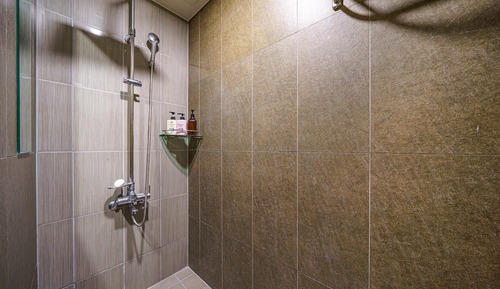 Room (VIP (High-end PC Netflix / Wave / App)