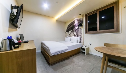 Room (General room (high-end PC Netflix/Wav)