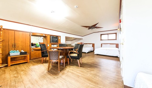 Room (Family Room (cancellation not possibl)