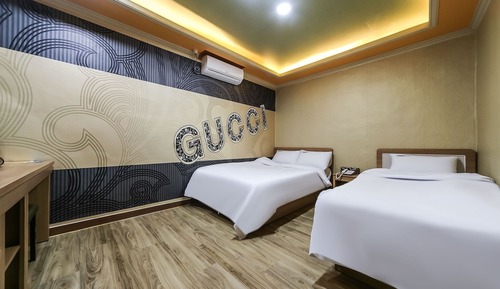 Room (Twin Room (Double Bed + Single Bed))