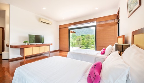 Duplex Twin with Terrace - Mountain View