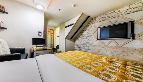 Room (Standard room (30000 won if paid in c)