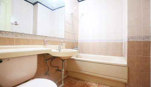 Room (Ondol (Additional charge of KRW 5000 )