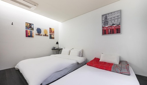 Room (Premium Twin (*Netflix Free Watch / C)