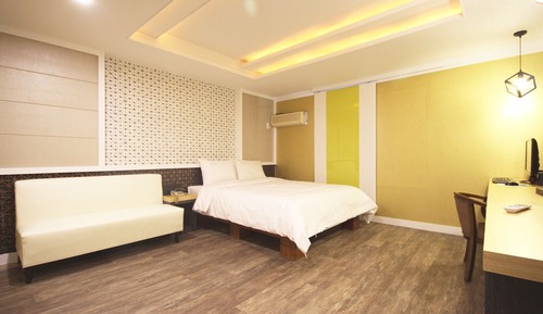 Room (Today&#39;s Deal (Netflix Watcha TVin)