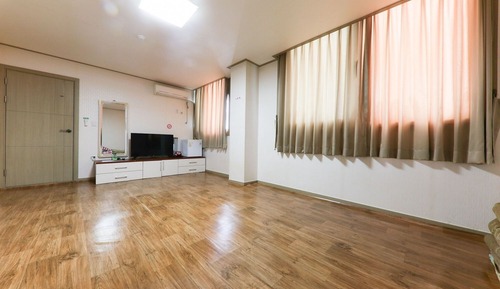 Room (Ondol family type)