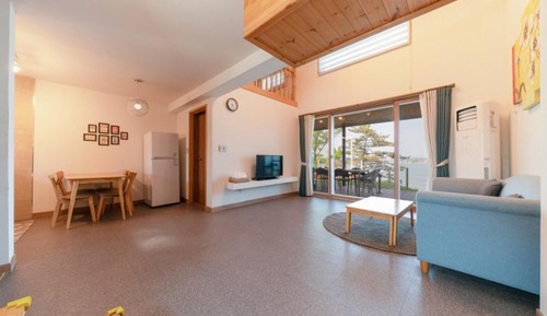 Room (Room 202 (Ocean View Duplex))