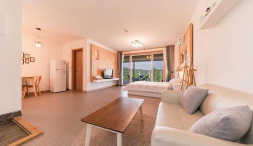 Room (Room 102 (Ocean View))