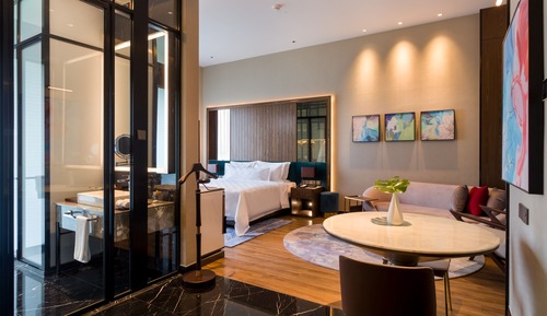 Executive Room, 1 King Bed, City View