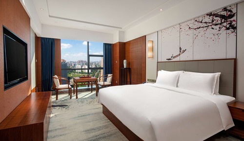 Superior Room, 1 King Bed