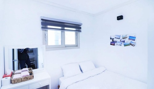 Room (Room 201 (1F))