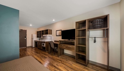 Room, 1 Queen Bed, Accessible, Non Smoking (Roll-in Shower)