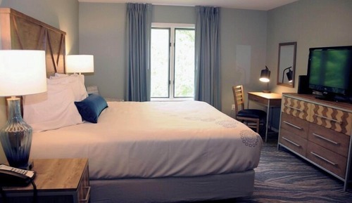 Summit Luxury 2 Bedroom Condo with Spa Tub/Partial Kitchen