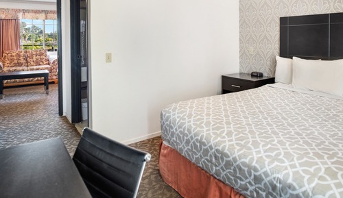 Standard Room, 1 King Bed