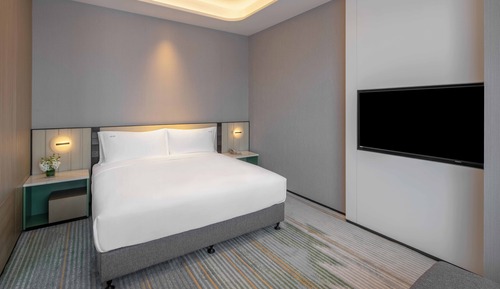 Standard Room, 1 King Bed (Extra Floor Space)