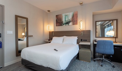 Standard Room, 1 Queen Bed