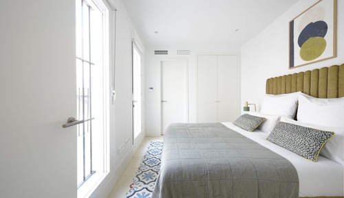 Large 2 Bedroom Apartment with Sofa Bed