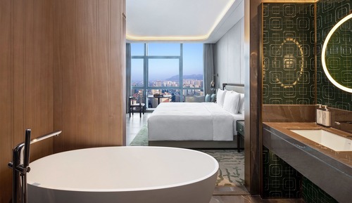 Suite, 1 King Bed, Club Lounge Access
