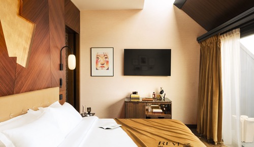 Deluxe Room Paris View with Terrace