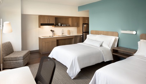 Studio, Multiple Beds (Mobility/Hearing Access, Roll-in Shwr)