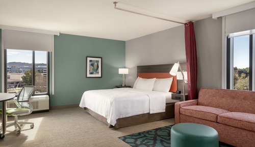 Studio, 1 King Bed, Accessible (Mobility & Hearing, Roll-in Shower)