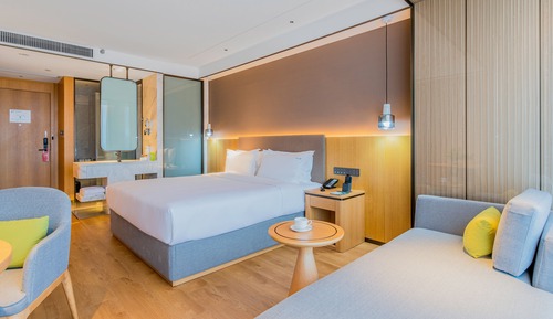 Standard Room, 1 King Bed