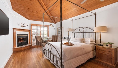 Deluxe Room, 1 Queen Bed, Balcony, Ocean View